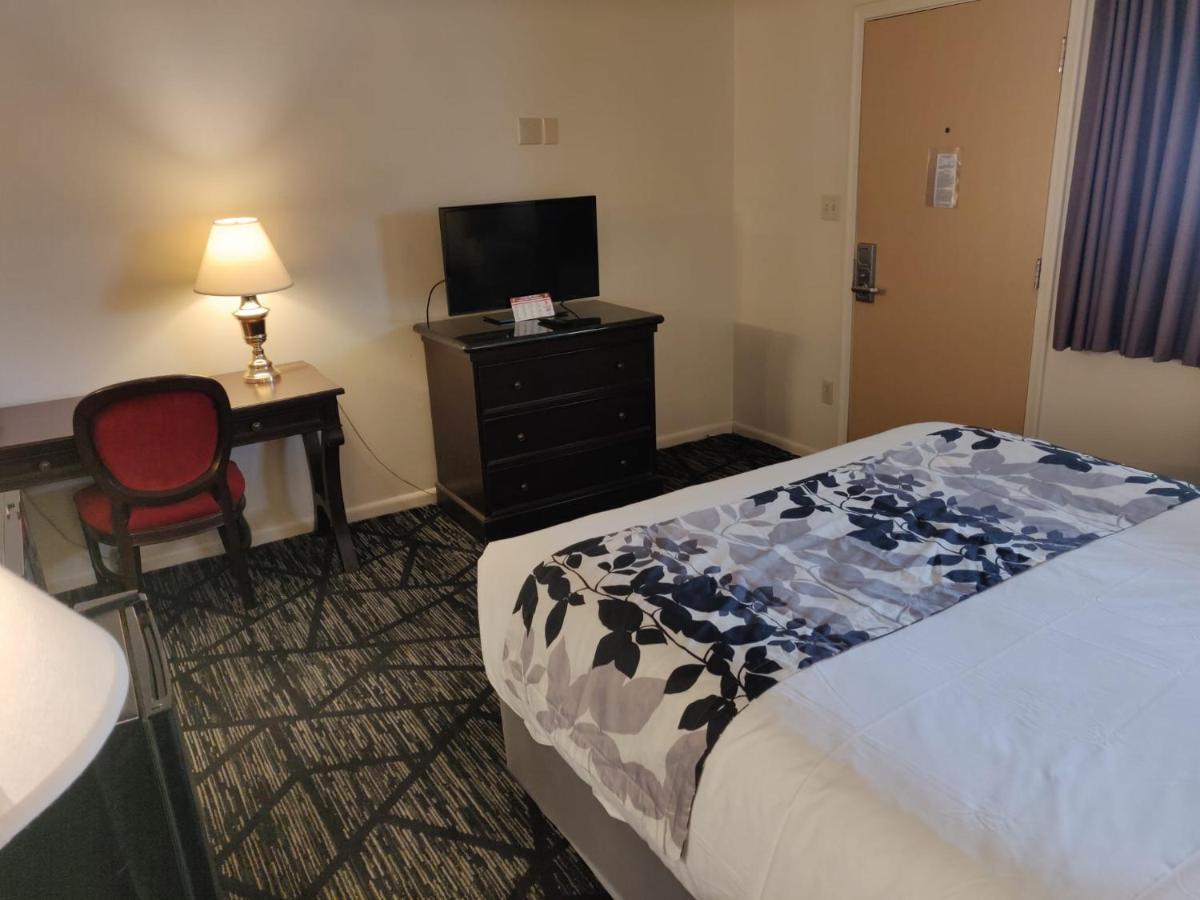 Skyline Motor Inn Коди Экстерьер фото
